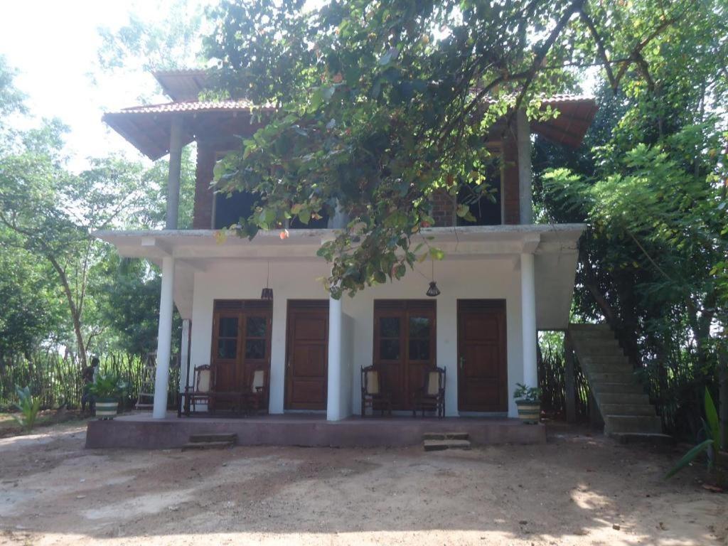 Silent Cabana And Restaurant Marakolliya, Tangalle Exterior foto